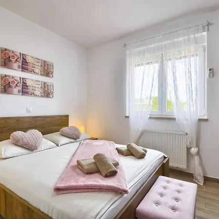 Вилла Moki Mit Privatem Beheizbarem Pool Пула