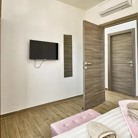 Moki Mit Privatem Beheizbarem Pool