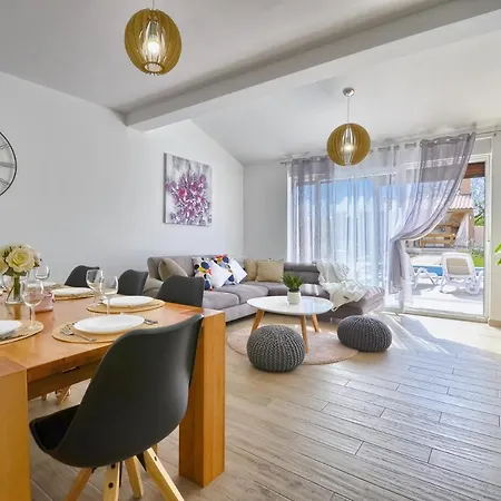 Moki Mit Privatem Beheizbarem Pool *