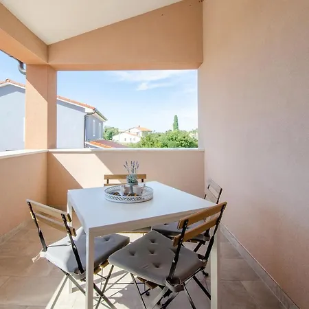 Вилла Moki Mit Privatem Beheizbarem Pool Пула