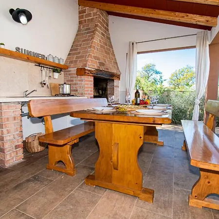 Moki Mit Privatem Beheizbarem Pool Villa Pula