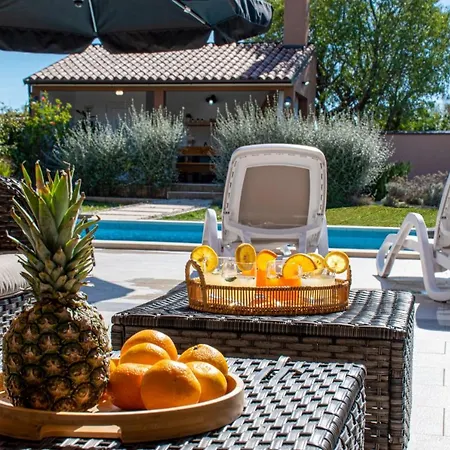 Moki Mit Privatem Beheizbarem Pool * Пула