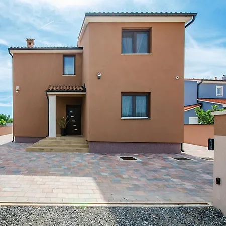 Moki Mit Privatem Beheizbarem Pool - By Istrabook Villa Pula