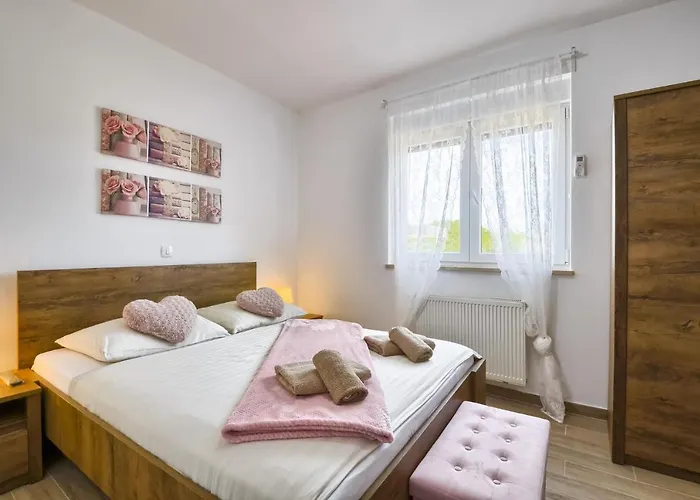 Vila Moki Mit Privatem Beheizbarem Pool Pula