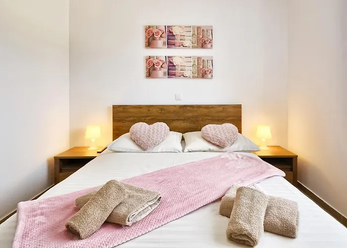 Moki Mit Privatem Beheizbarem Pool Vila Pula