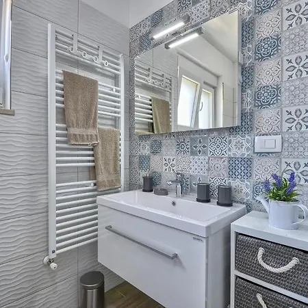 Moki Mit Privatem Beheizbarem Pool * Pula