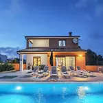 Moki Mit Privatem Beheizbarem Pool - By Istrabook