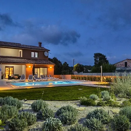 Villa Moki Mit Privatem Beheizbarem Pool - By Istrabook *